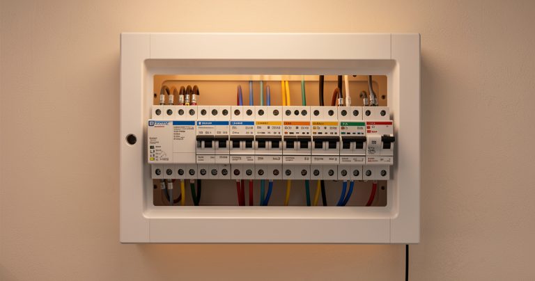 Refaire son tableau électrique en 2026 : Le guide d'un pro pour ne pas se faire avoir